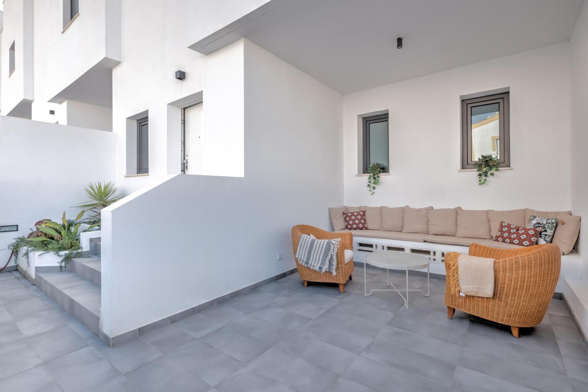 Villa Deluxe House With Roof Terrace And Pool Nerja